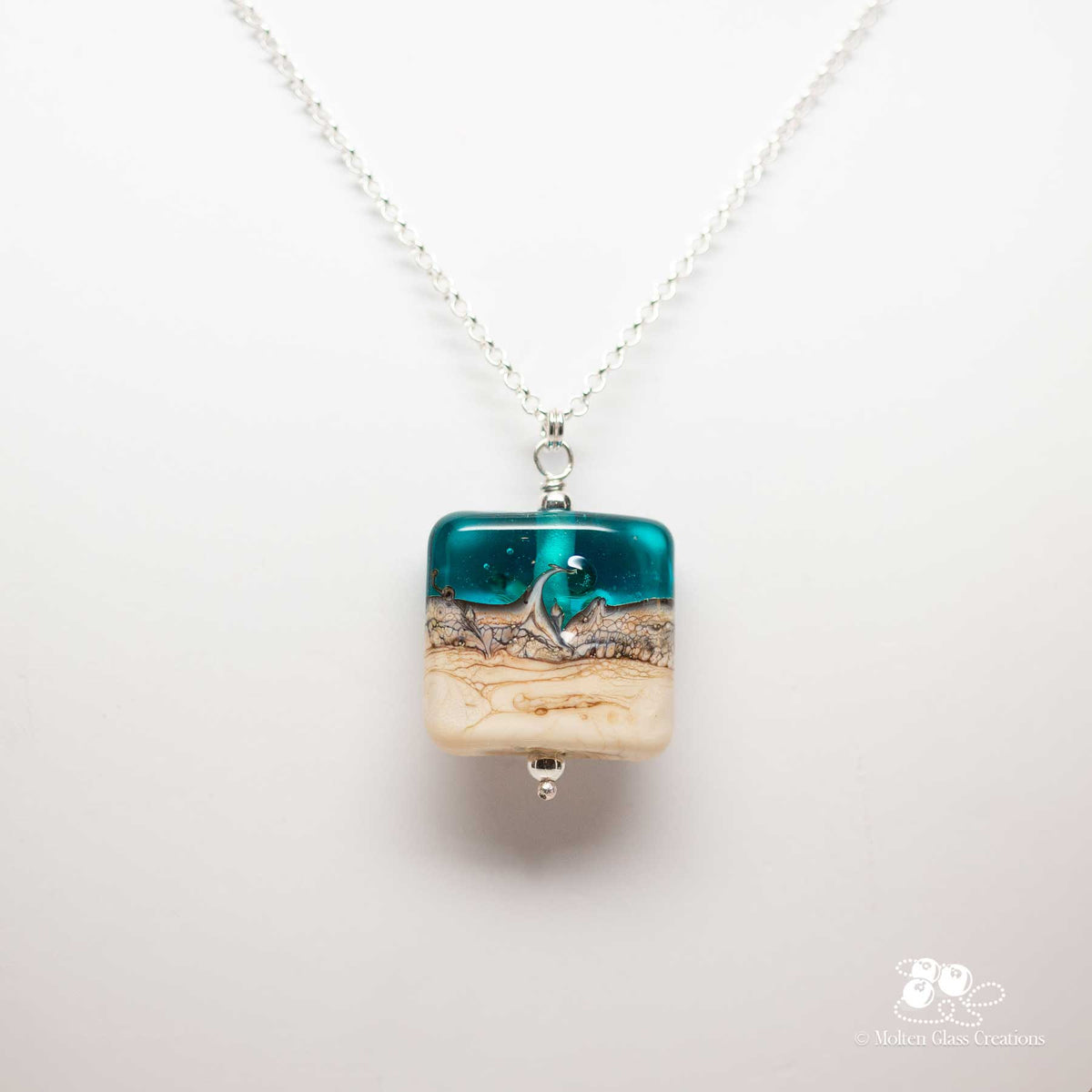 Beach & Waves Square Pendant