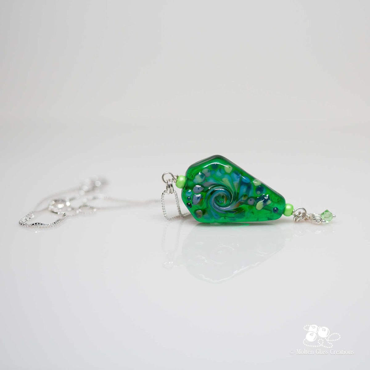 Fly a Kite - Green Necklace
