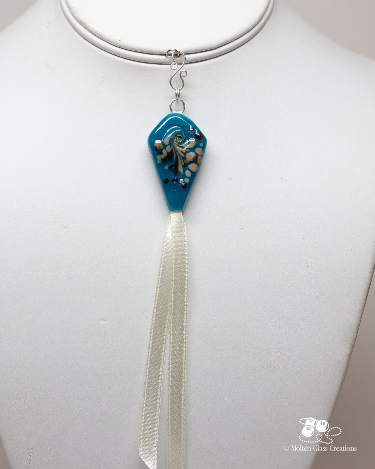 Ocean Bloom Kite Pendant