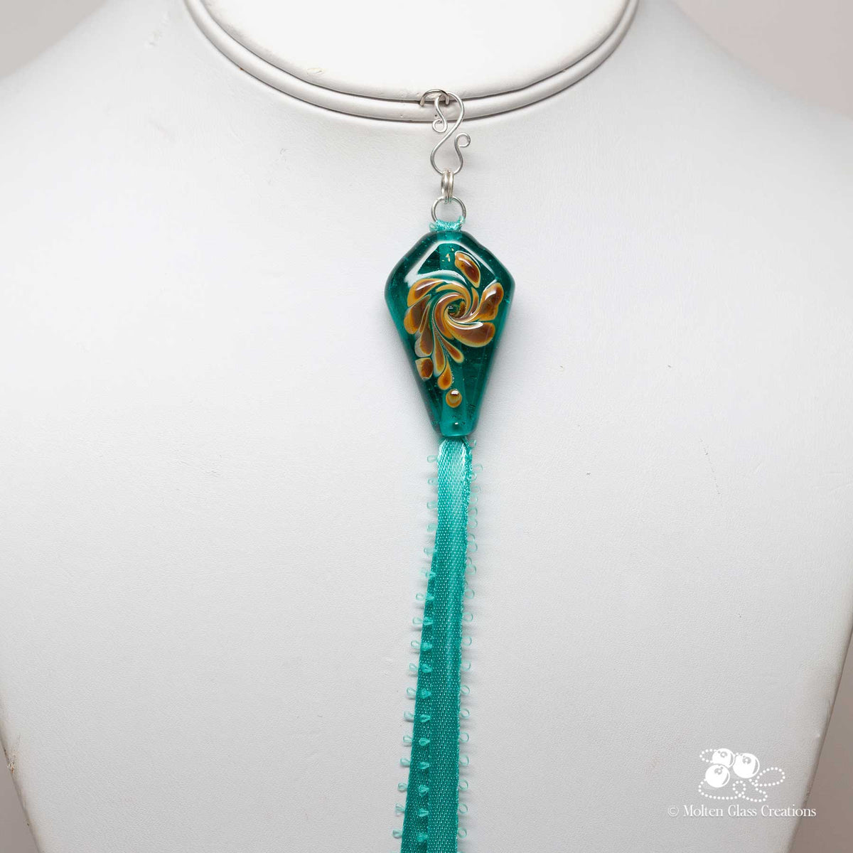 Seabreeze Swirl Kite Pendant
