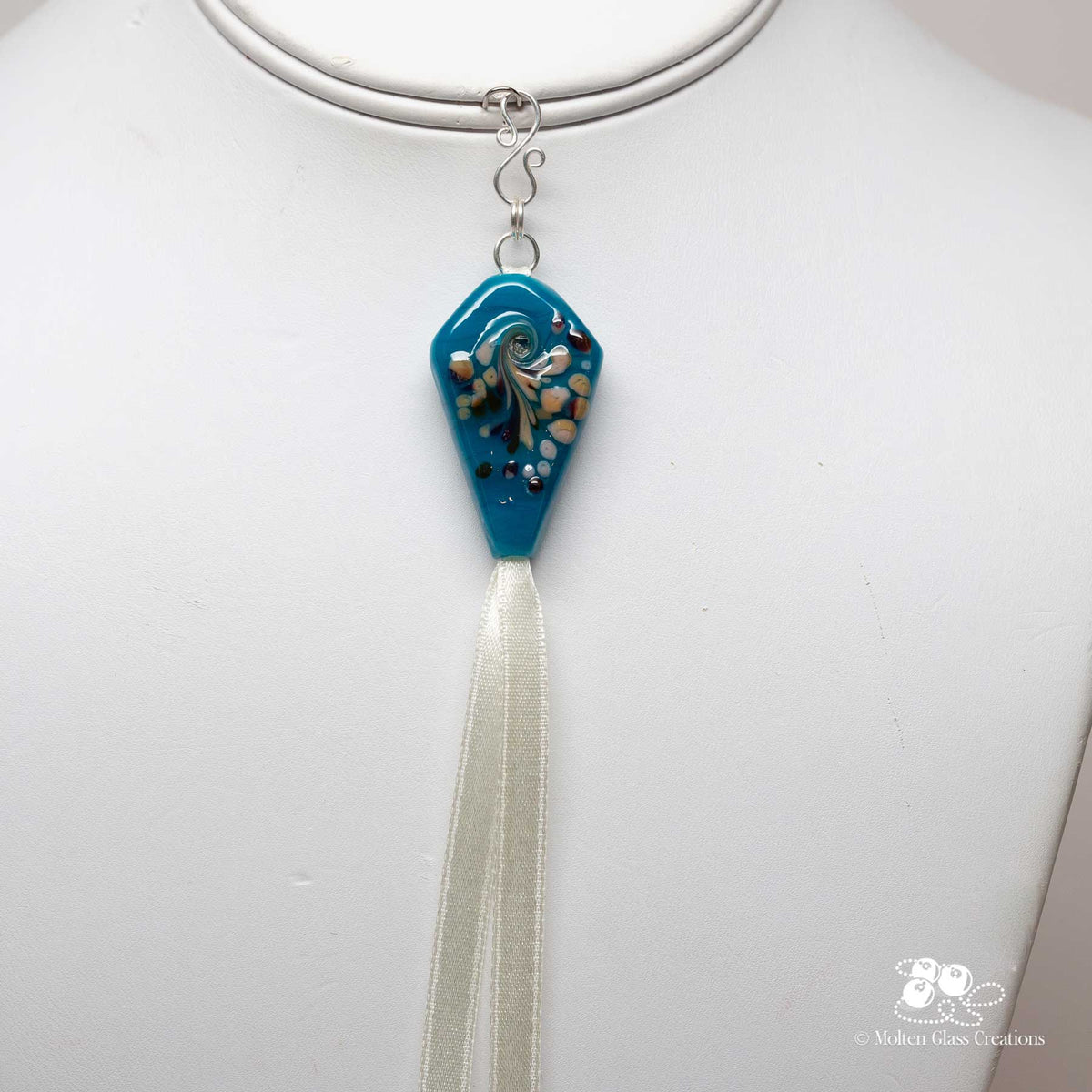 Ocean Bloom Kite Pendant