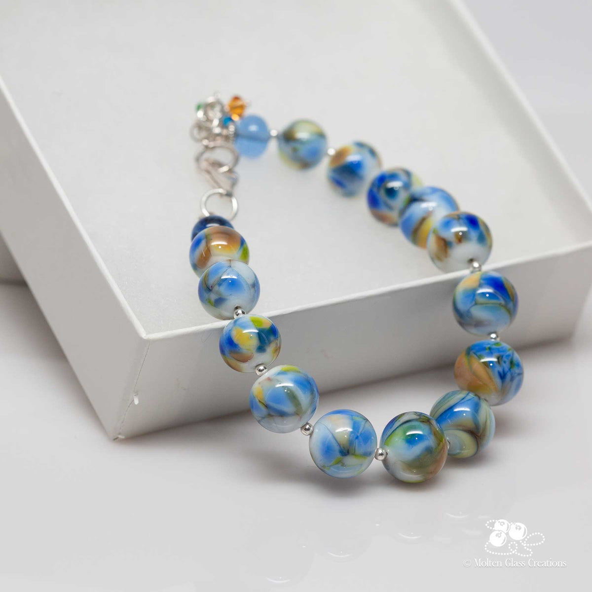 blue marbled glass bead bracelet