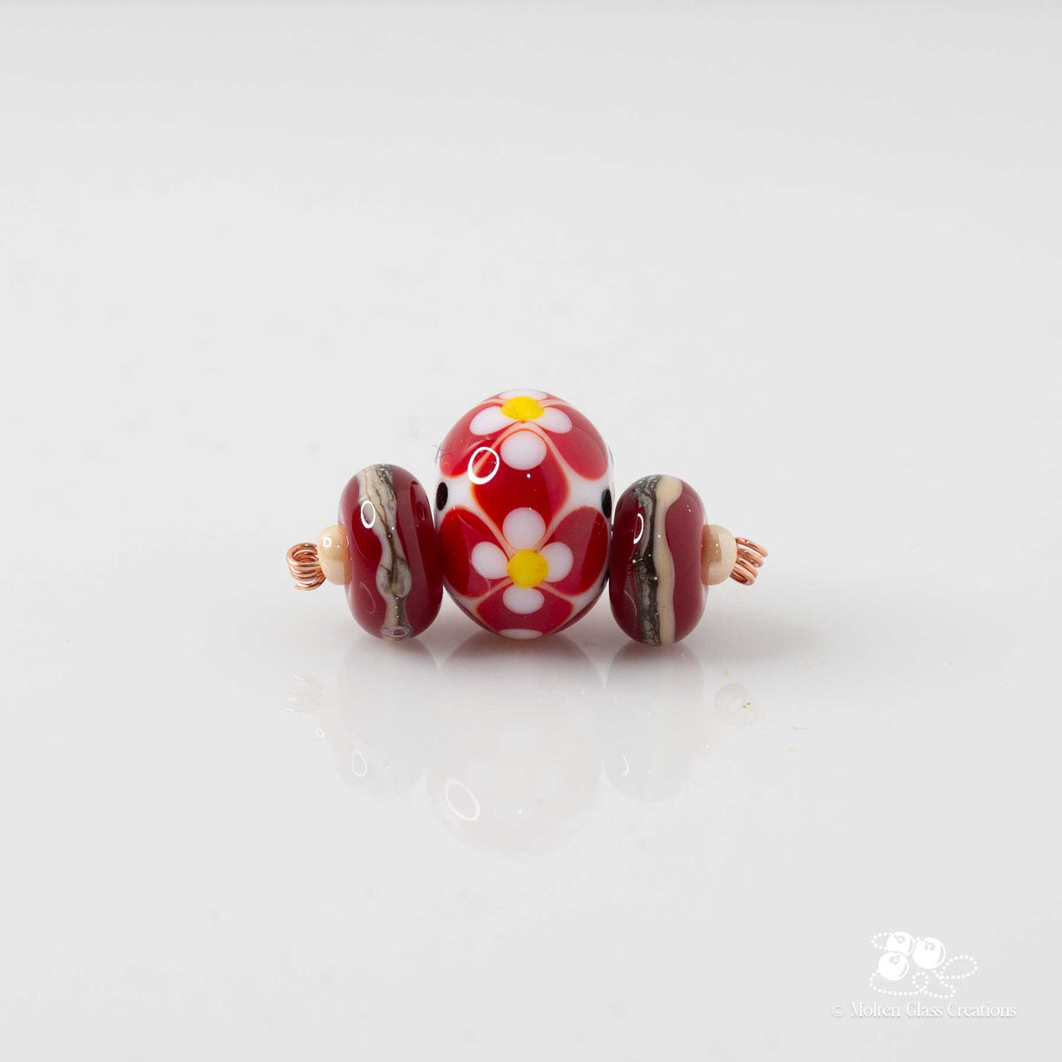Red Daisy Bead Set